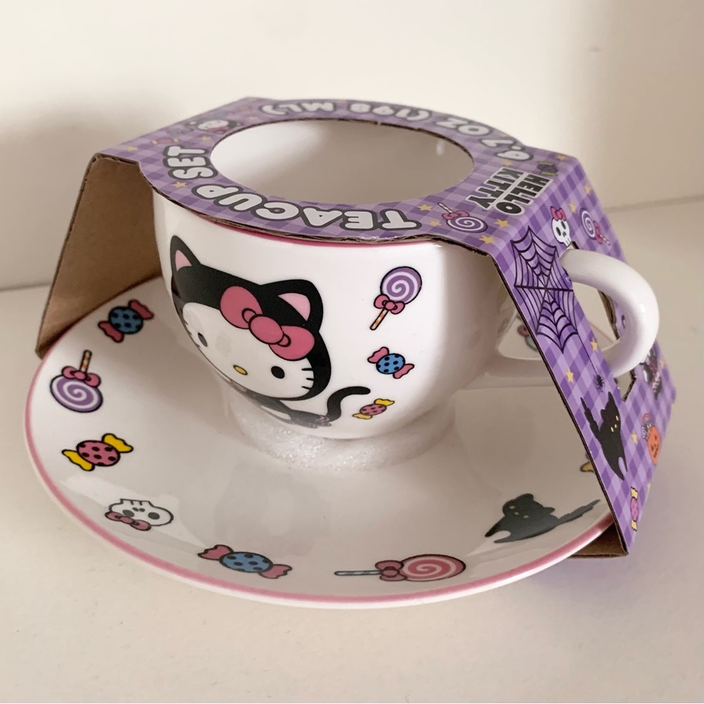 Hello Kitty Teacup Set with Saucer